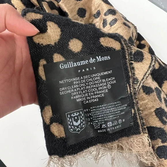 Reversible Leopard Print Scarf - Picture 2 of 8